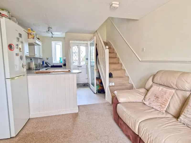 1 Bed House for Sale - No Onward Chain