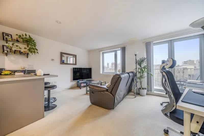 Spacious One Bedroom Flat for Rent near Holloway Road