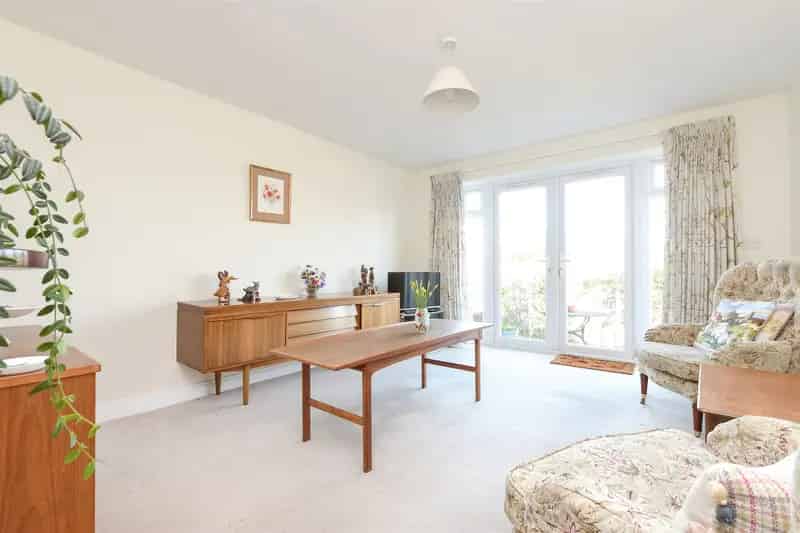 3 Bedroom Chalet Bungalow Near Bearsted Green For Sale
