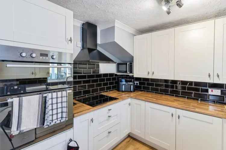 3 Bedroom Semi-Detached House for Sale in Biddenham