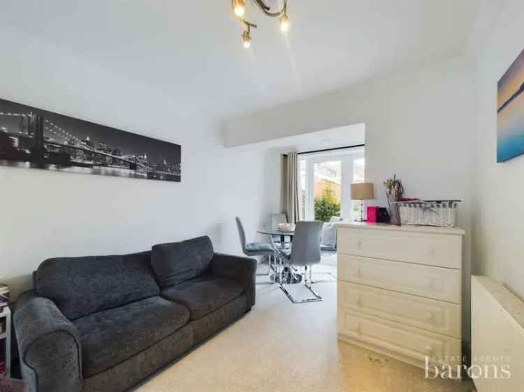 3 Bedroom Mid Terrace House for Sale No Onward Chain