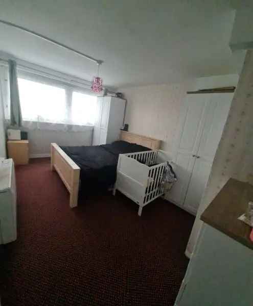 Flat For Rent in Birmingham, England