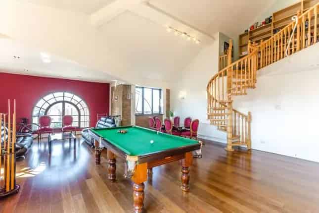 3-Bedroom Penthouse Flat for Sale in Wapping E1W