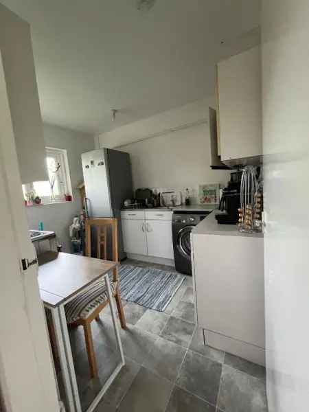 One Bed Flat with Garden in Quiet Neighbourhood