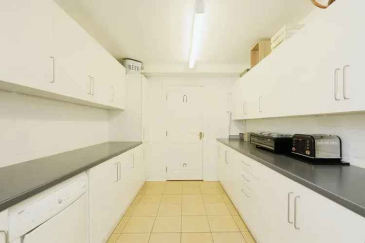 Spacious 4-Bed Detached House in Gateford