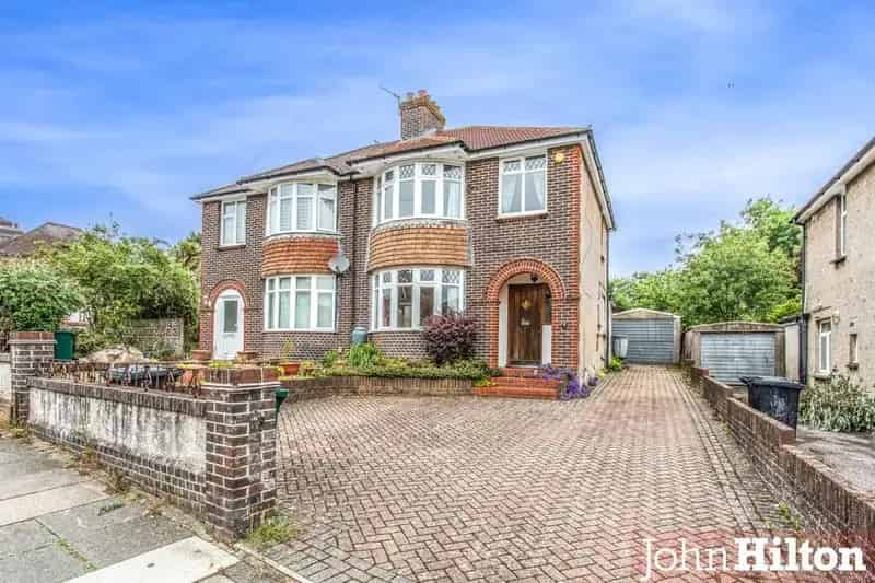 3 Bedroom Semi-Detached House For Sale
