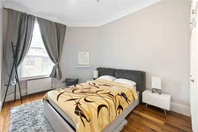 3 Bedroom Flat for Sale in Oakwood Court London W14