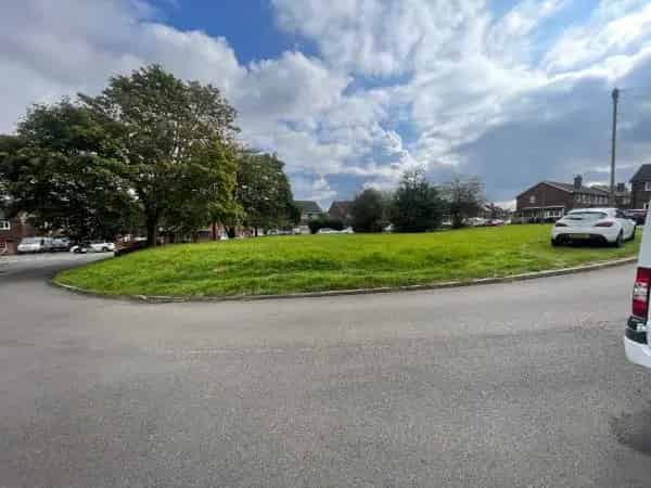 2 Bed Ground Floor Flat Treeton Swap for 3 Bed House Aston
