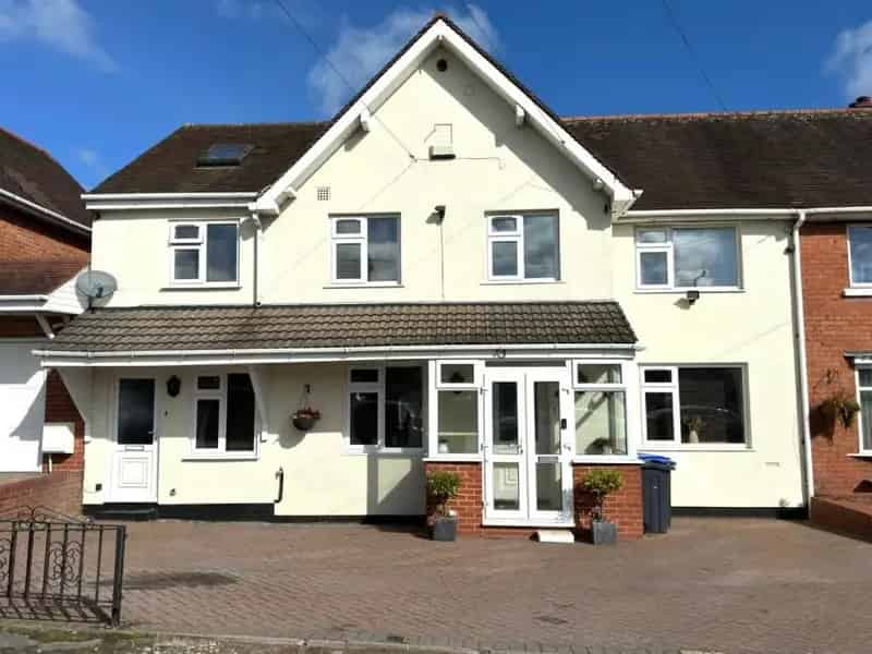 6 Bedroom Semi Detached House For Sale