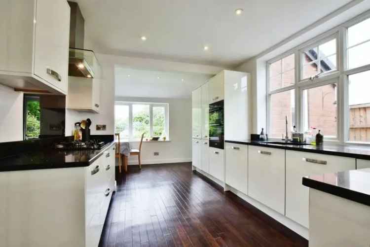 3 Bedroom Detached House for Sale Wilmslow Cheshire SK9