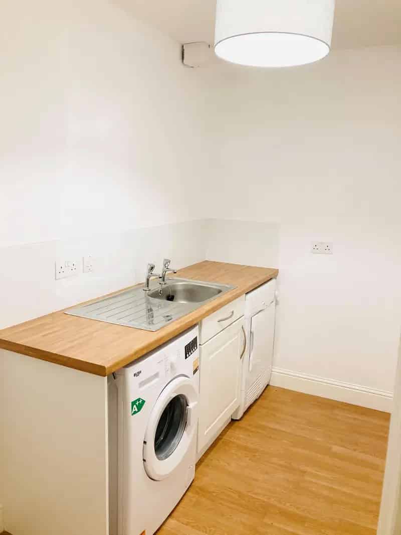 Modern 3-Bedroom Townhouse for Lease in Aberdeen City Centre