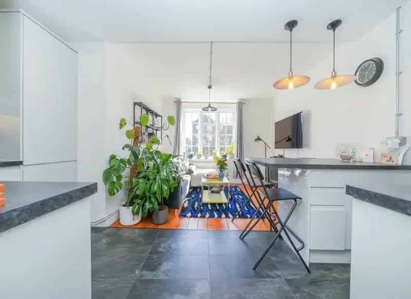 Two Bedroom Apartment Near Kilburn Park Station