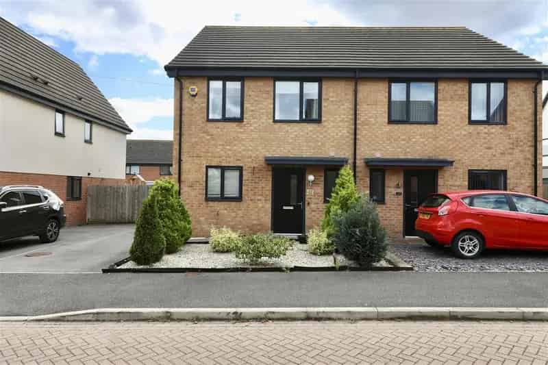 3 Bedroom Semi-Detached House for Sale