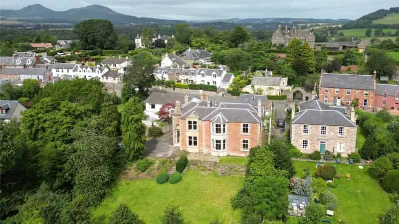 Inchdarnie House: 7-Bedroom Period Home in St Boswells