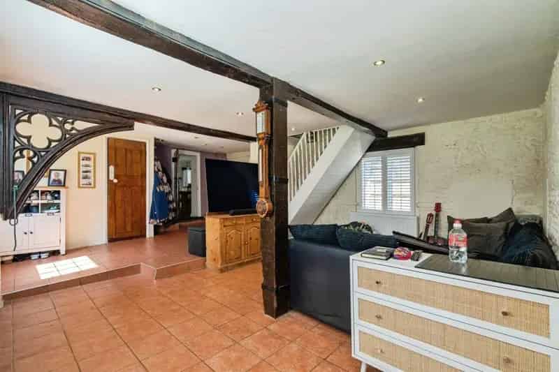 Seven Bedroom Home with Landscaped Gardens and Detached Garage