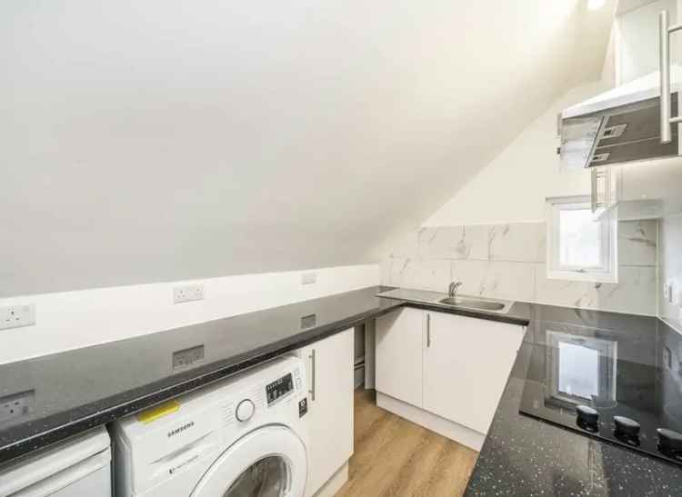 Refurbished Studio Flat Central Ealing New Kitchen and Shower