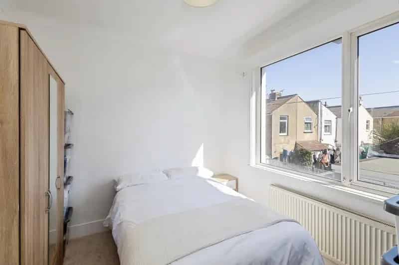 5 Bedroom Family Home with Annex and Off Road Parking