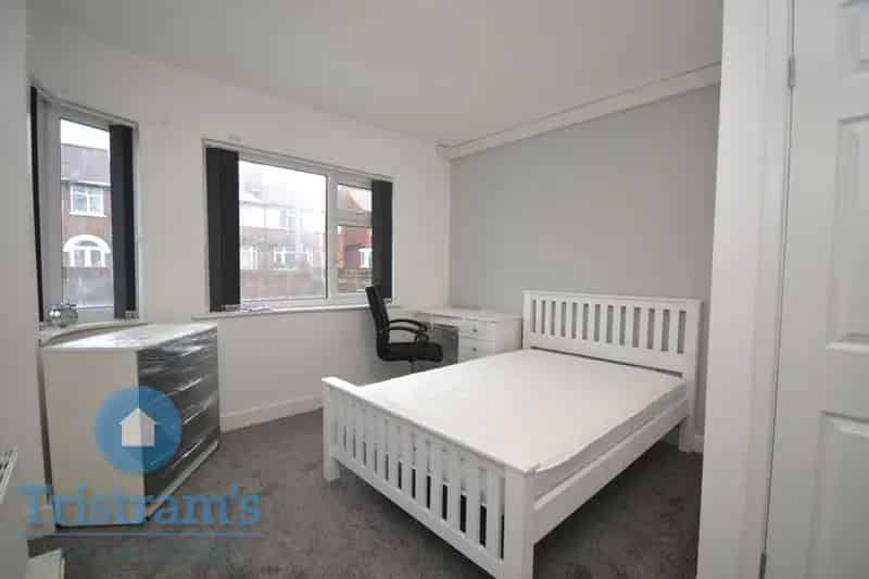 6 Bedroom Semi Detached House to Rent Near University of Nottingham