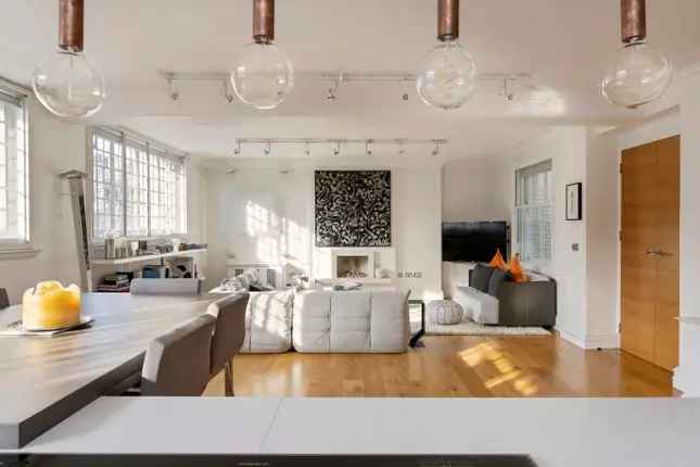 Flat for sale in Kingsway, London WC2B