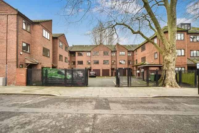 Terraced Houses and Apartments near Kensington Memorial Park