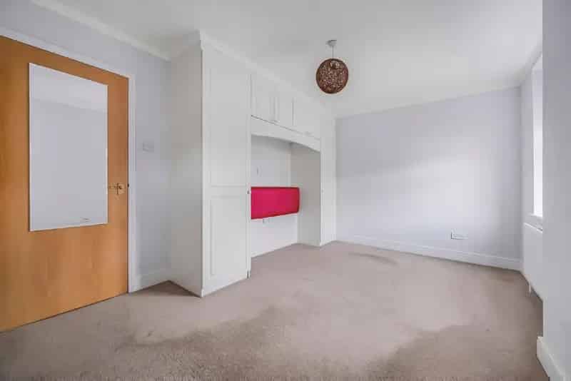 Spacious 2-Bedroom Flat with Balcony for Sale