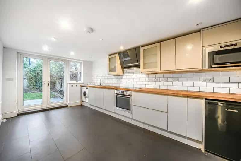 Five Bedroom Victorian Family Home Near Peckham Rye Station