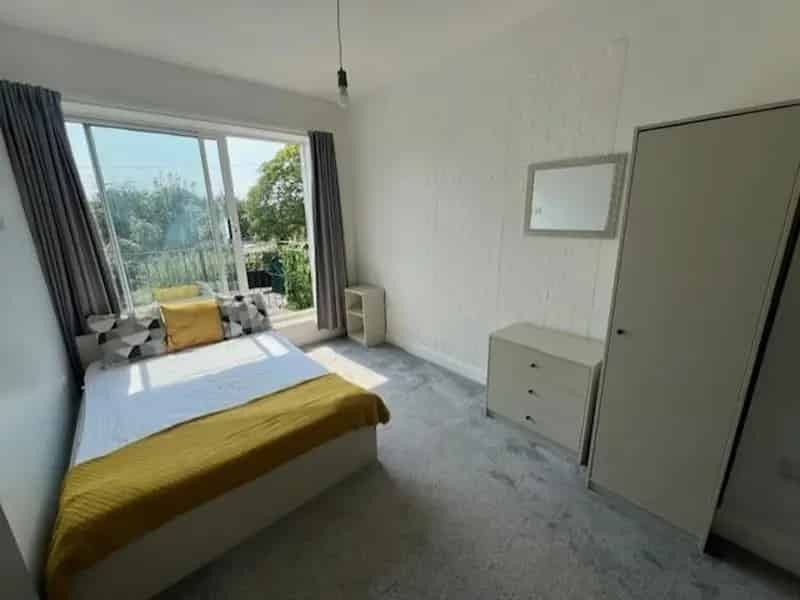 Studio Room with Balcony - Furnished - Shared House