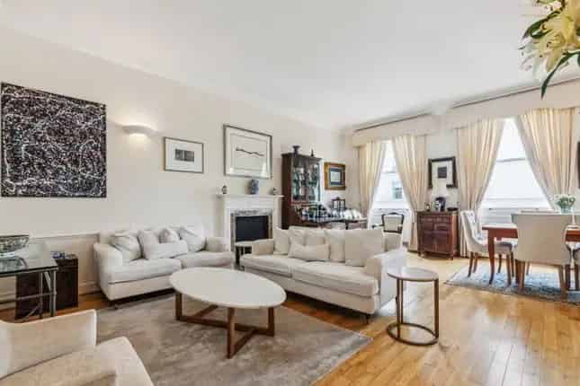 Flat for Sale in Queens Gate Gardens South Kensington SW7