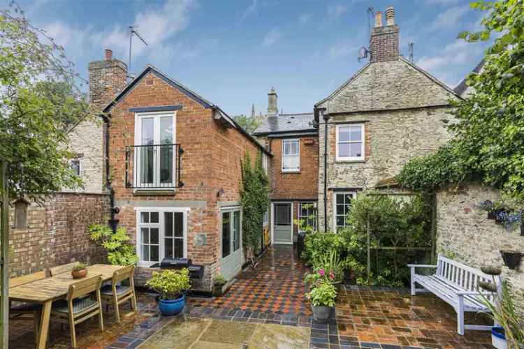 4 Bedroom Townhouse Bicester Character Features Walled Garden