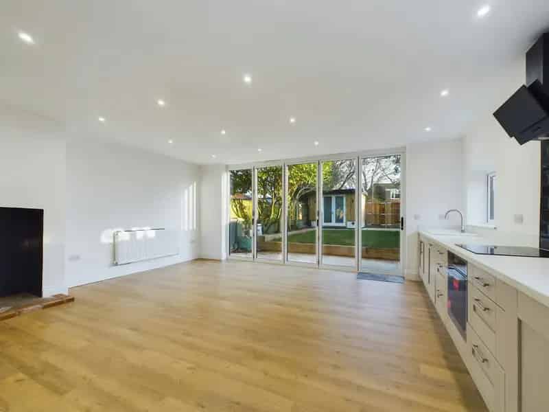Four Bedroom Family Home Freehold Stunning Renovation
