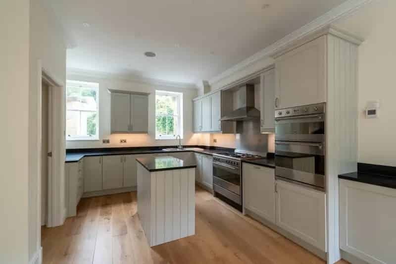 3 Bedroom Georgian Coach House Conversion Near Bath City Centre