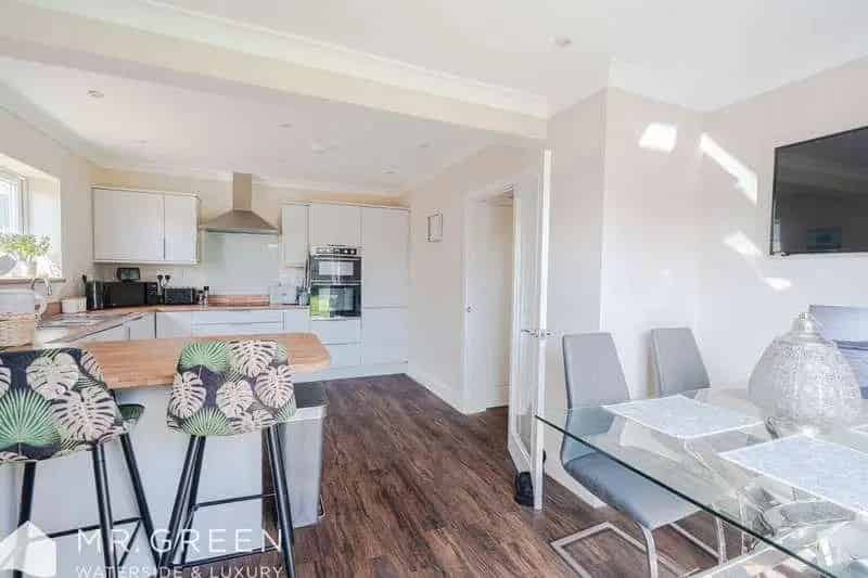 3 Bed Chalet Bungalow For Sale in Wimborne