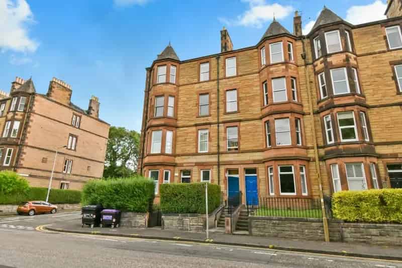 2 Bedroom Flat for Sale in Scotland