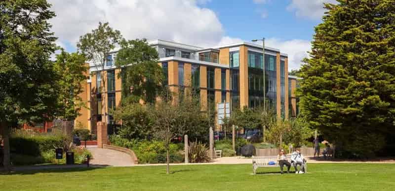 2712 sq ft Fitted Office Suite Ground Floor