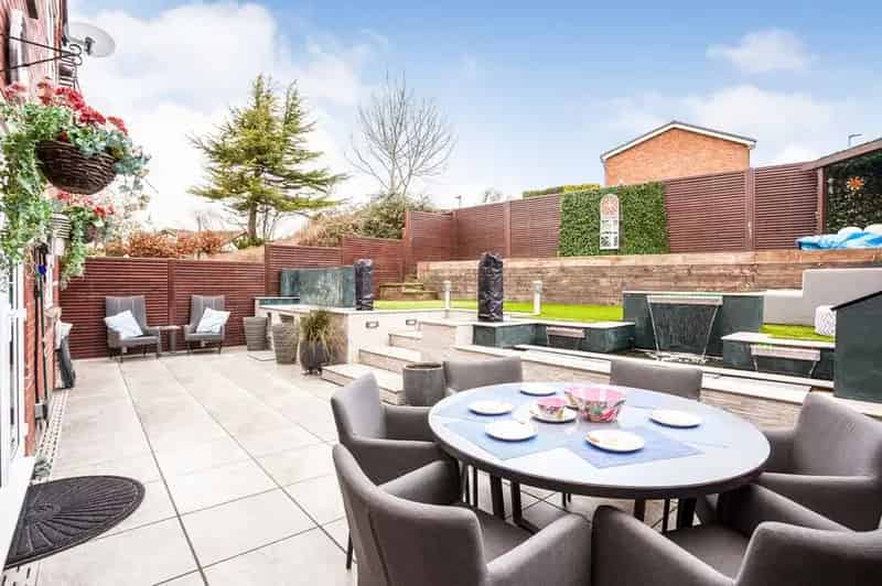 4 Bedroom Detached House for Sale Wrenthorpe West Yorkshire