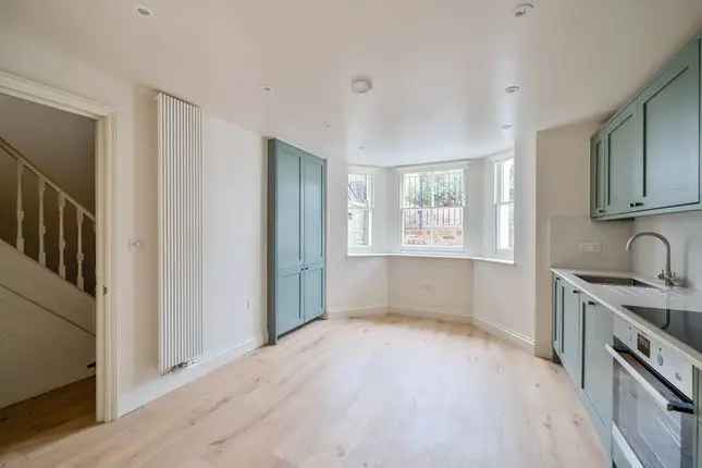 Terraced house to rent in Mortimer Road, London N1