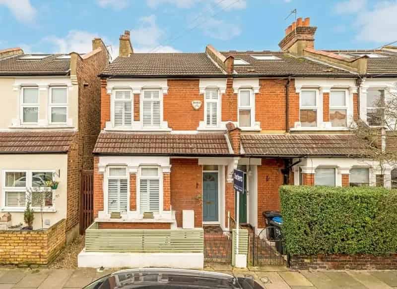 Three Bedroom Victorian House Near Wimbledon and Colliers Wood