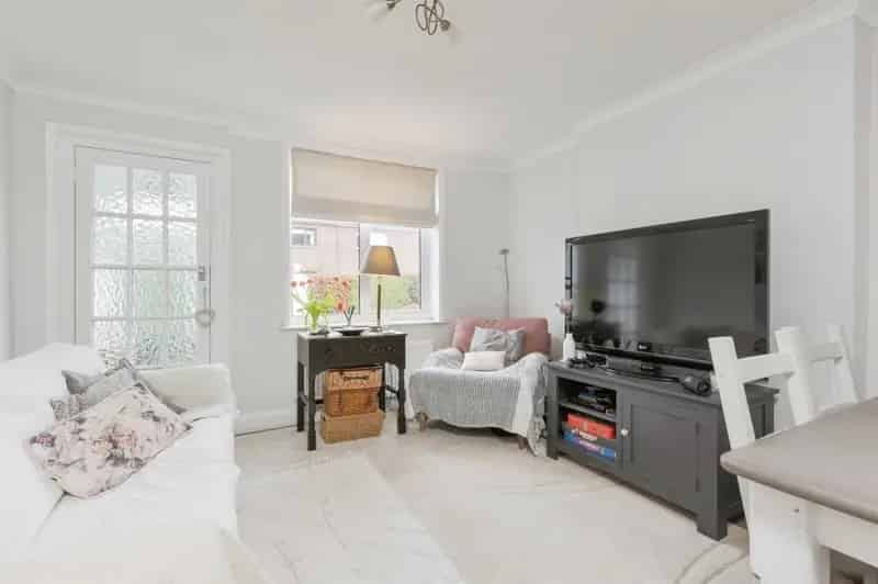 Three Bedroom Semi-Detached Home in Pembury