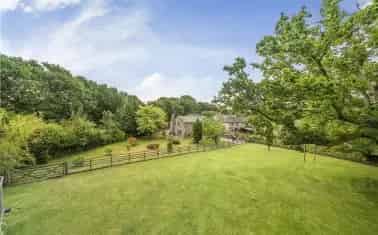 Spacious Family Home in Teigngrace Near Stover School