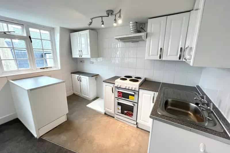 One Bedroom Apartment Near Weymouth Beach - Recently Renovated