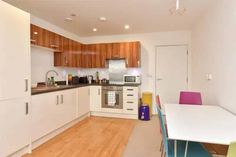 2 Bedroom Apartment for Sale in Brighton