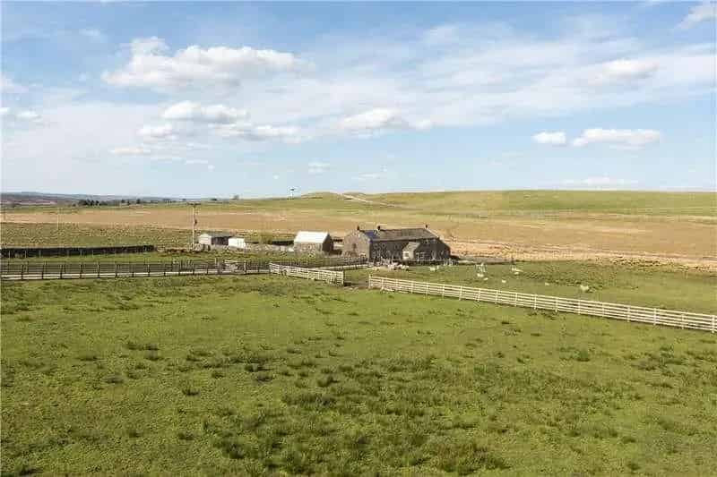5 Bedroom Farmhouse with 8 Acres and Stables