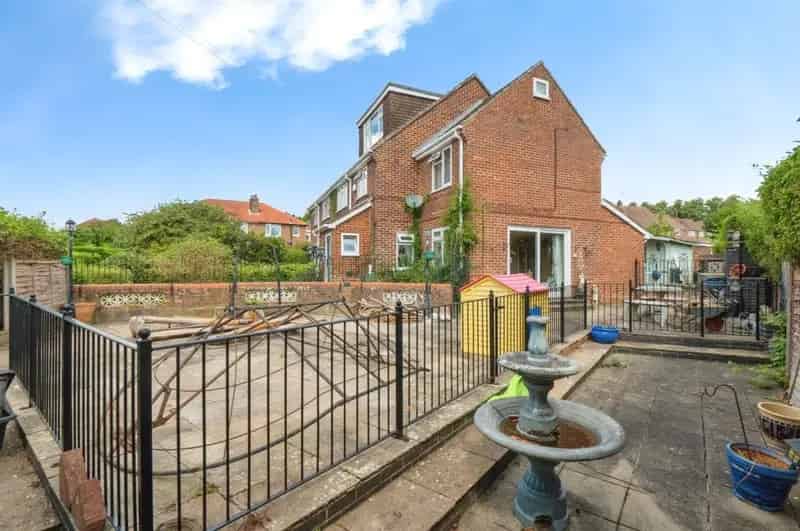 Spacious 4-Bed Semi-Detached Home with Loft Conversion and Double Garage