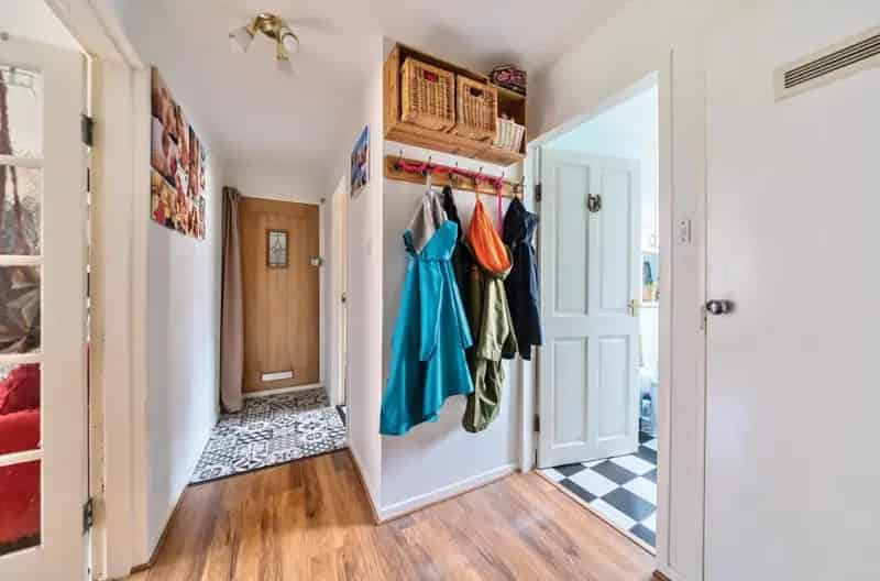 2 bed house for sale
