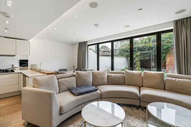 Flat for sale in Rainsborough Square, Fulham, London SW6, United Kingdom