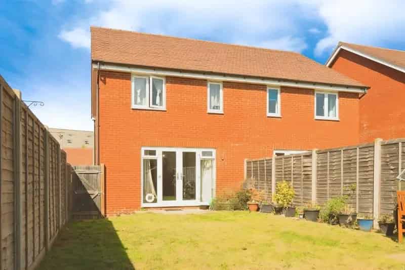 3 Bedroom Semi-Detached House in Faringdon