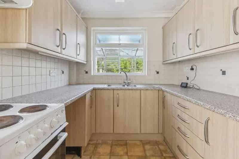 2 Bed Semi-Detached House for Sale - Large Garden - No Onward Chain