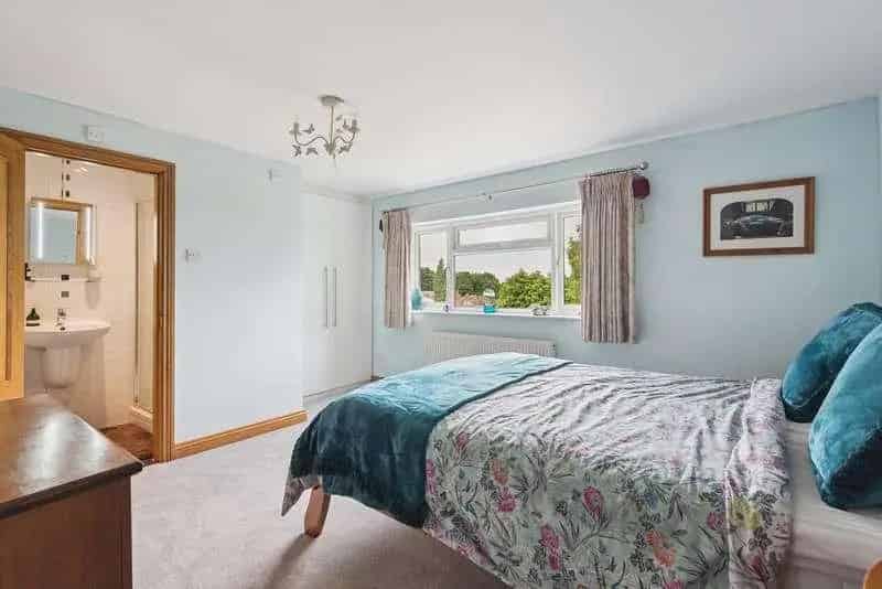 6 Bed Detached House for Sale in St Ippolyts