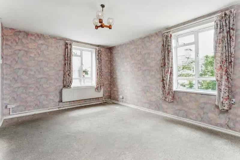 3 Bed Flat for Sale Highbury Modernisation Potential