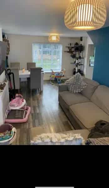 3 Bedroom House Driveway Large Lounge Garden Family Home